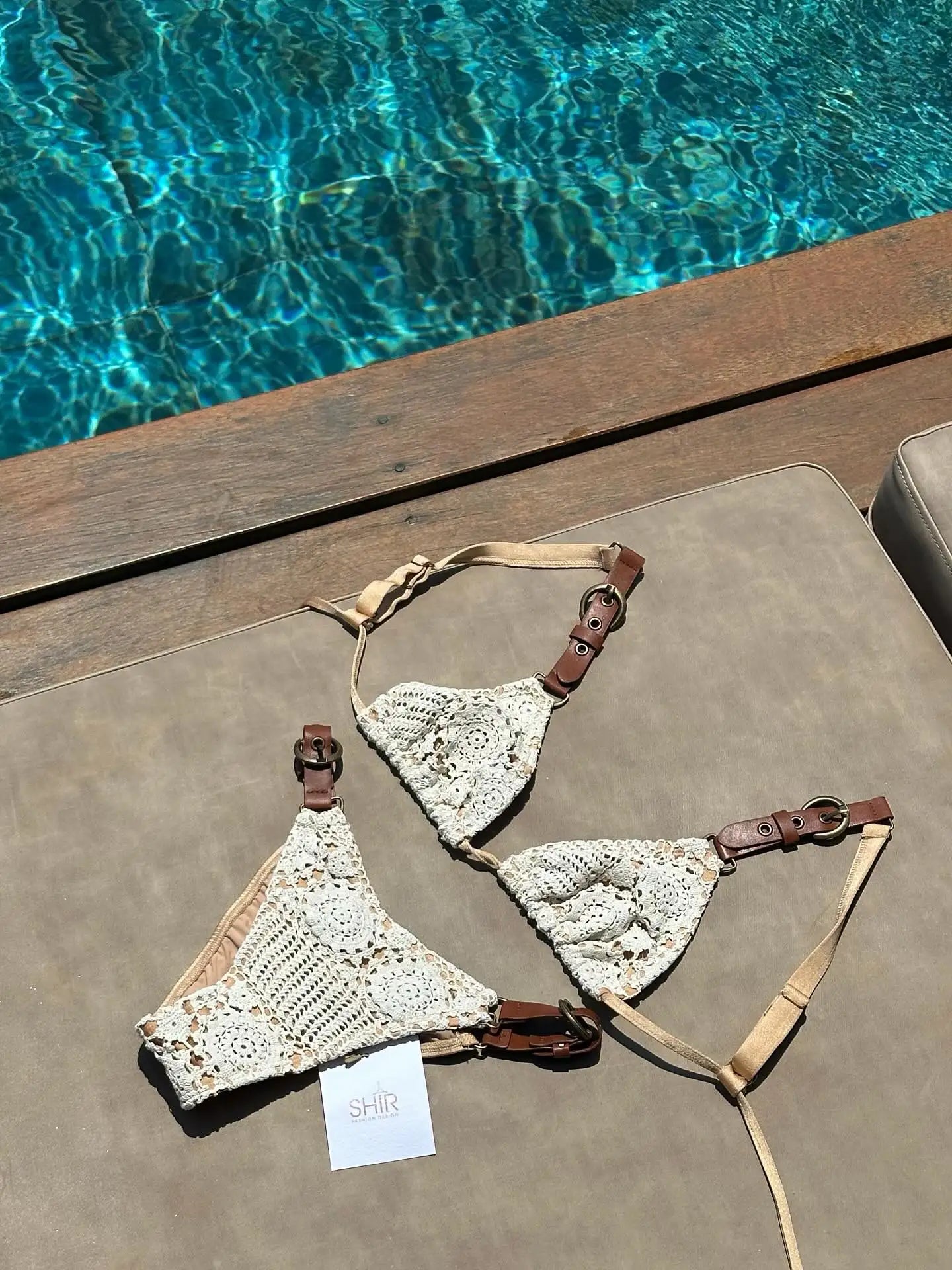 Bikini Donna 2026 in Crochet Crema con Cinturini in Pelle e Fibbie Metalliche - Lido nova 