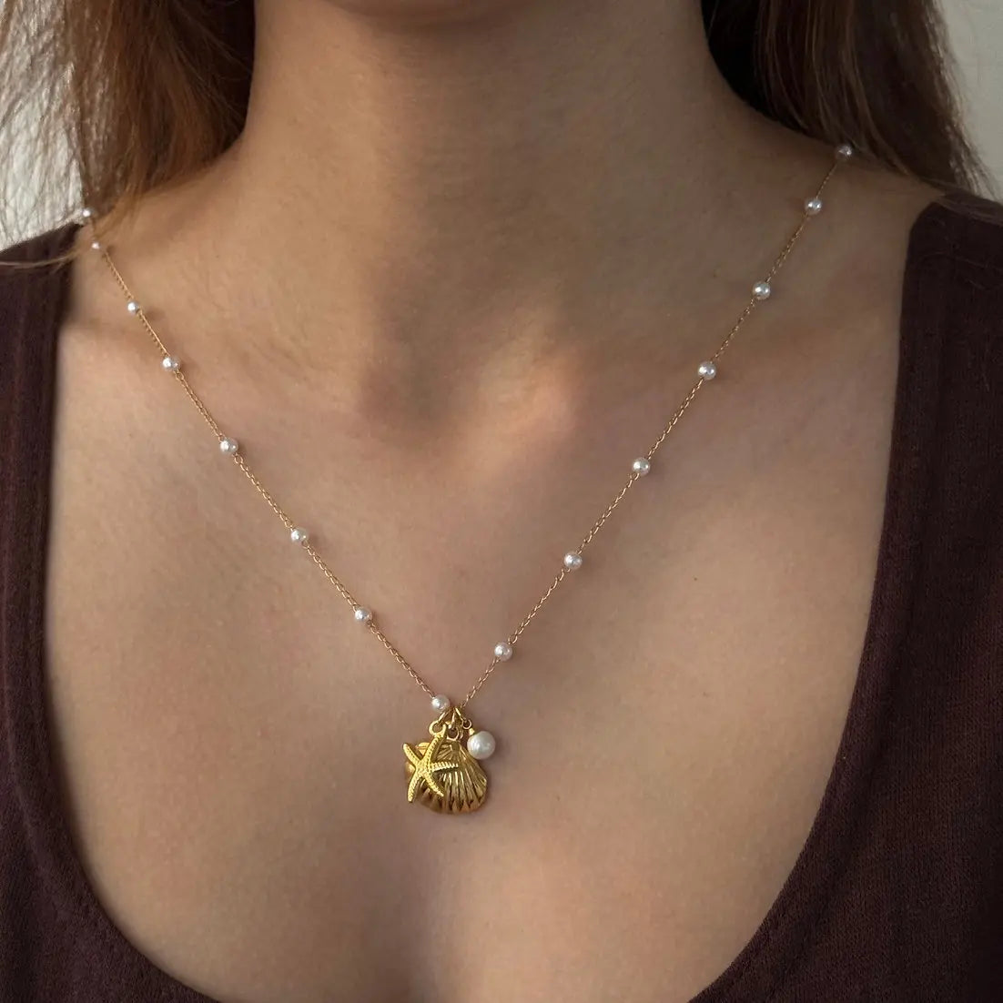 Collana Boho Dorata con Conchiglia & Perla – Charm Geometrico Donna Estate 2026