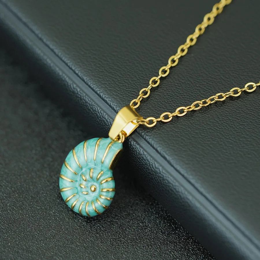 Collana Ocean Style con Conchiglia in Acciaio Inox – Donna Estate 2026