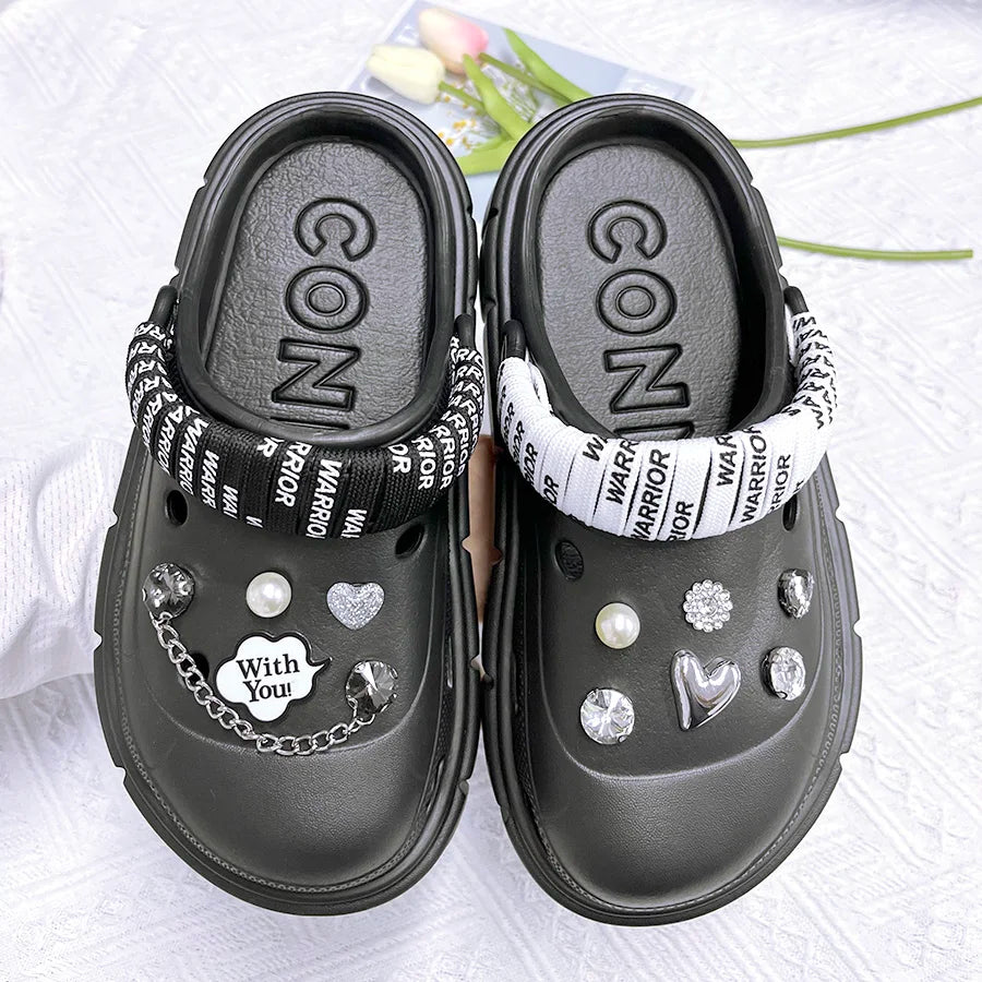 Clogs Fashion Premium con Charms Decorativi – Donna Estate 2026