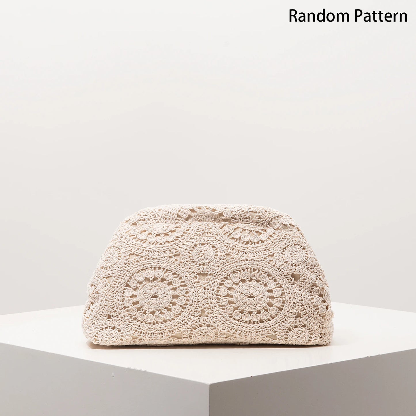 Perforated Woven Straw Clutch – Boho Chic Style Summer 2026