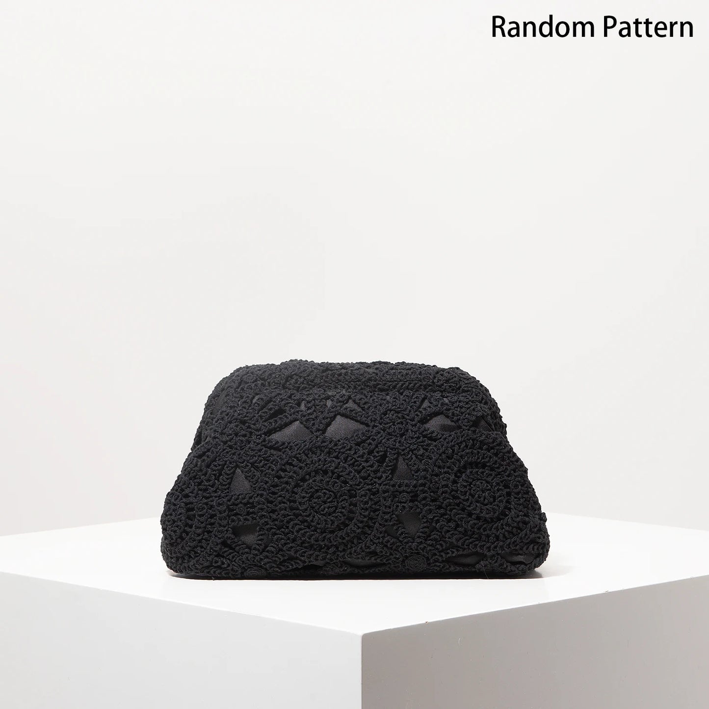 Perforated Woven Straw Clutch – Boho Chic Style Summer 2026